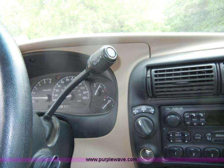 image for item D4093 1998 Ford Explorer SUV