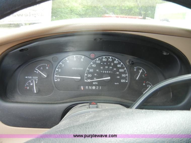 image for item D4093 1998 Ford Explorer SUV