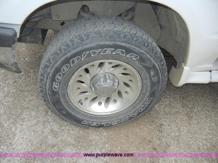 image for item D4093 1998 Ford Explorer SUV