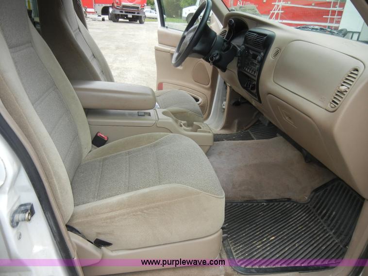 image for item D4093 1998 Ford Explorer SUV