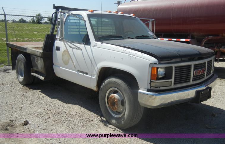 image for item D4097 1990 GMC Sierra 3500 SL flatbed pickup truck
