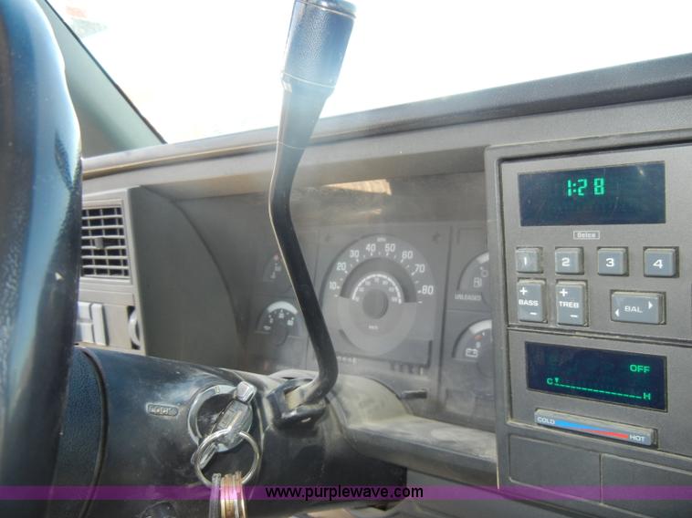 image for item D4097 1990 GMC Sierra 3500 SL flatbed pickup truck