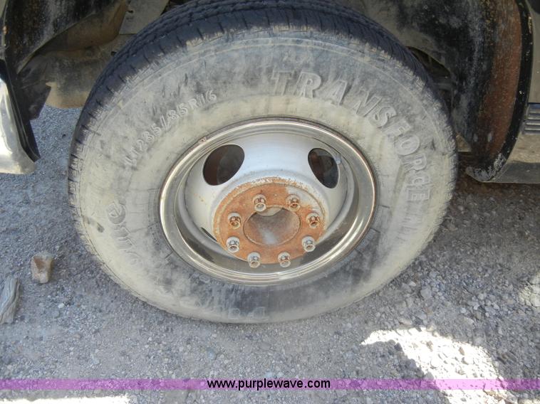 image for item D4097 1990 GMC Sierra 3500 SL flatbed pickup truck