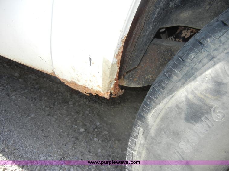 image for item D4097 1990 GMC Sierra 3500 SL flatbed pickup truck