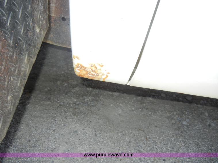 image for item D4097 1990 GMC Sierra 3500 SL flatbed pickup truck