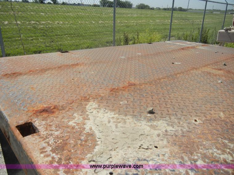 image for item D4097 1990 GMC Sierra 3500 SL flatbed pickup truck