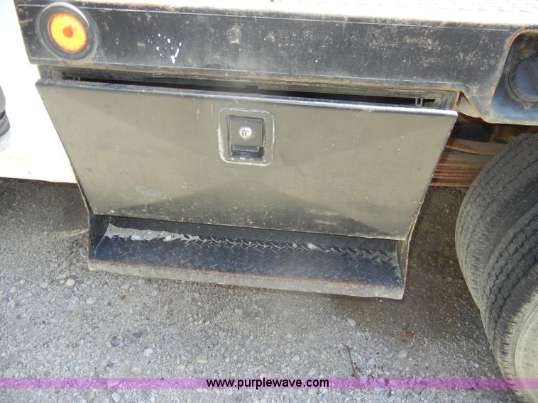 image for item D4097 1990 GMC Sierra 3500 SL flatbed pickup truck