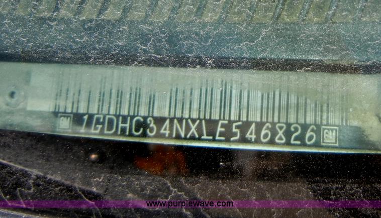 image for item D4097 1990 GMC Sierra 3500 SL flatbed pickup truck