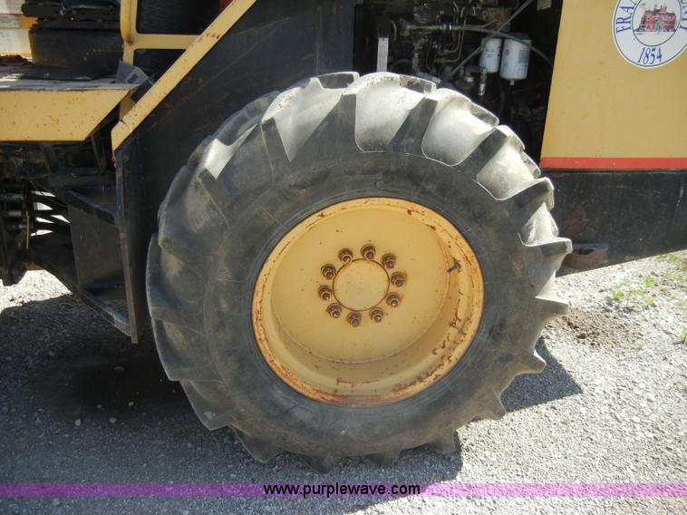 image for item D4098 1988 Hyster C832A pad foot roller