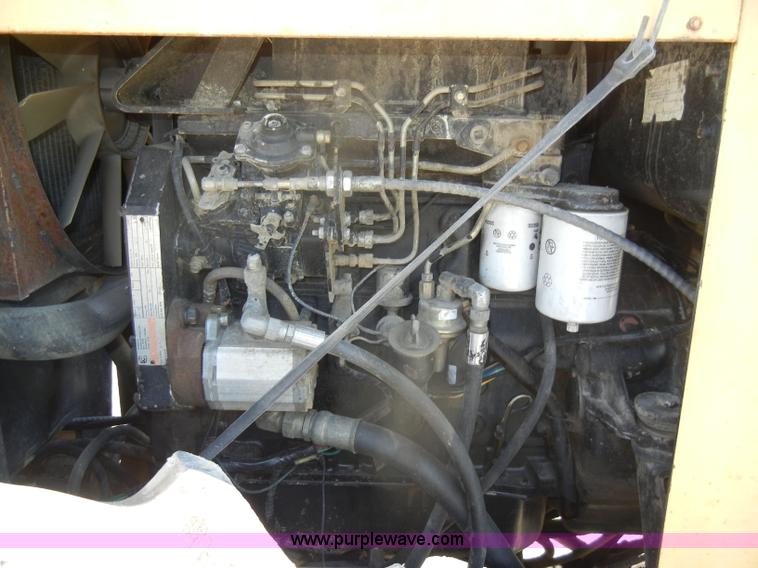 image for item D4098 1988 Hyster C832A pad foot roller