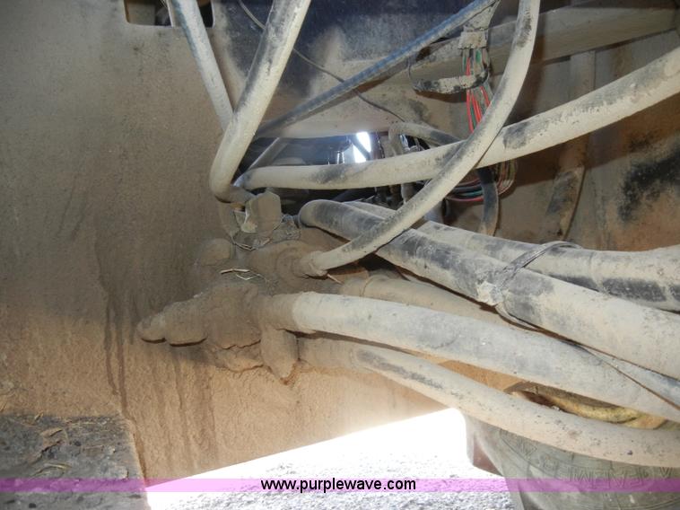 image for item D4098 1988 Hyster C832A pad foot roller