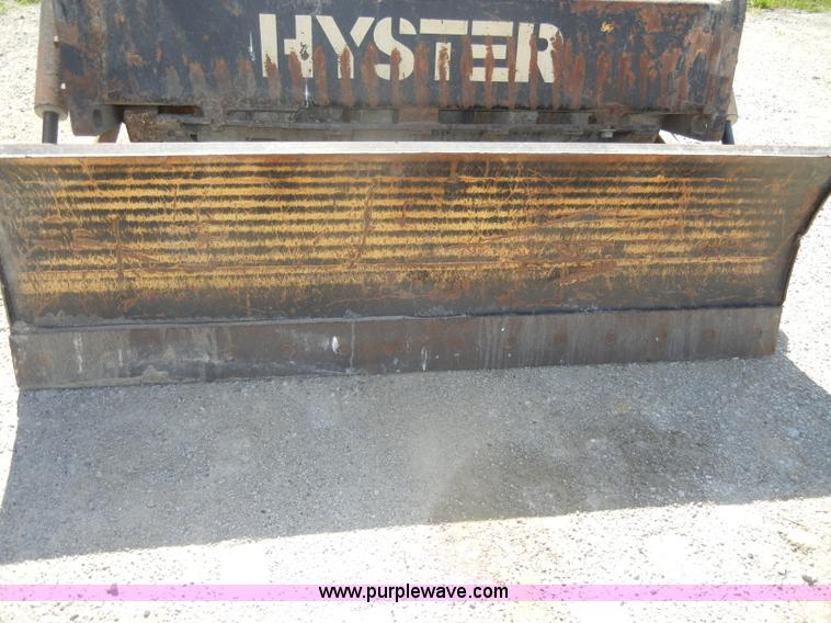 image for item D4098 1988 Hyster C832A pad foot roller