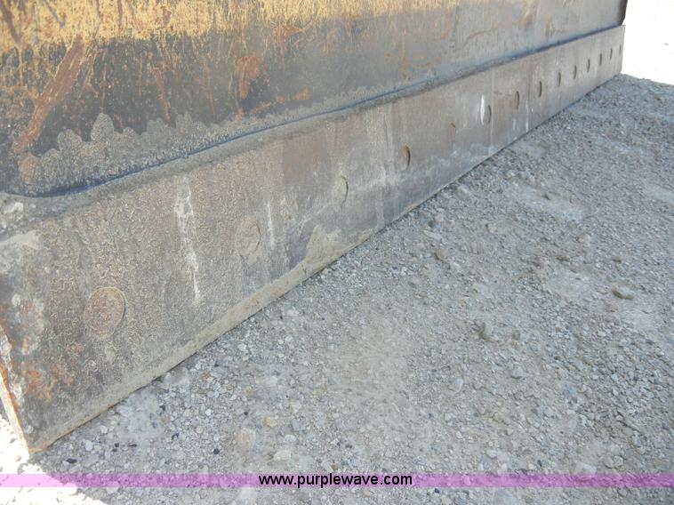 image for item D4098 1988 Hyster C832A pad foot roller