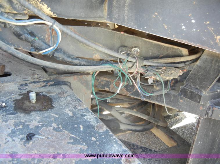 image for item D4098 1988 Hyster C832A pad foot roller