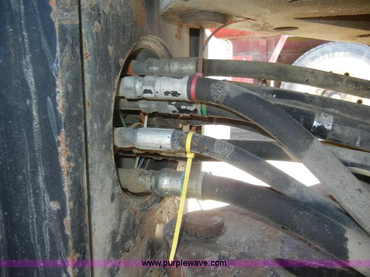 image for item D4098 1988 Hyster C832A pad foot roller