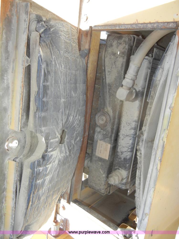 image for item D4098 1988 Hyster C832A pad foot roller