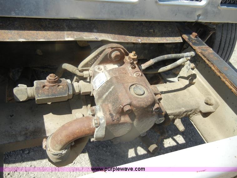 image for item D4100 1994 International 2574 dump truck