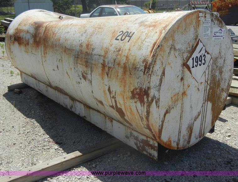 image for item D4103 1,000 gallon fuel tank on stand