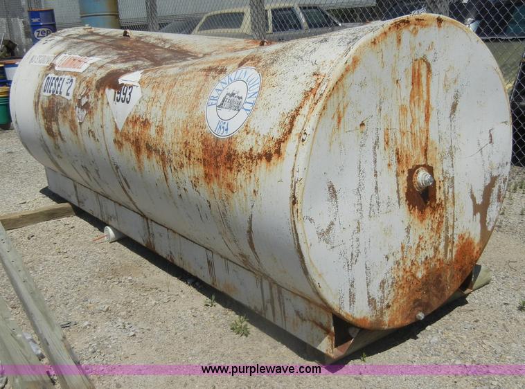 image for item D4103 1,000 gallon fuel tank on stand