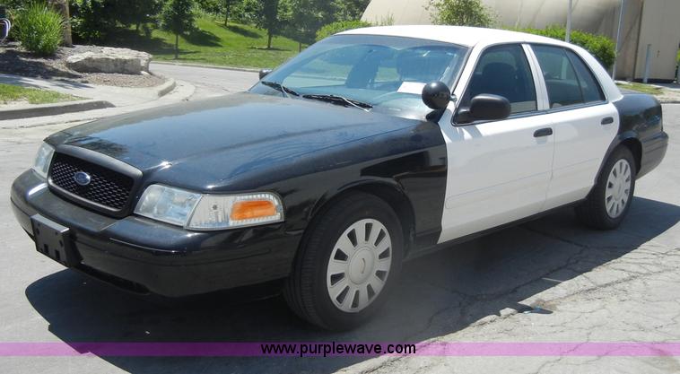 image for item D4104 2007 Ford Crown Victoria Police Interceptor