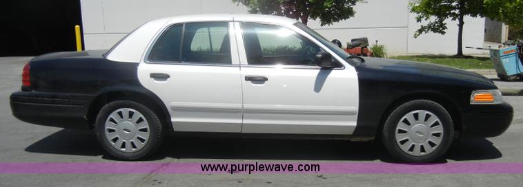 image for item D4104 2007 Ford Crown Victoria Police Interceptor