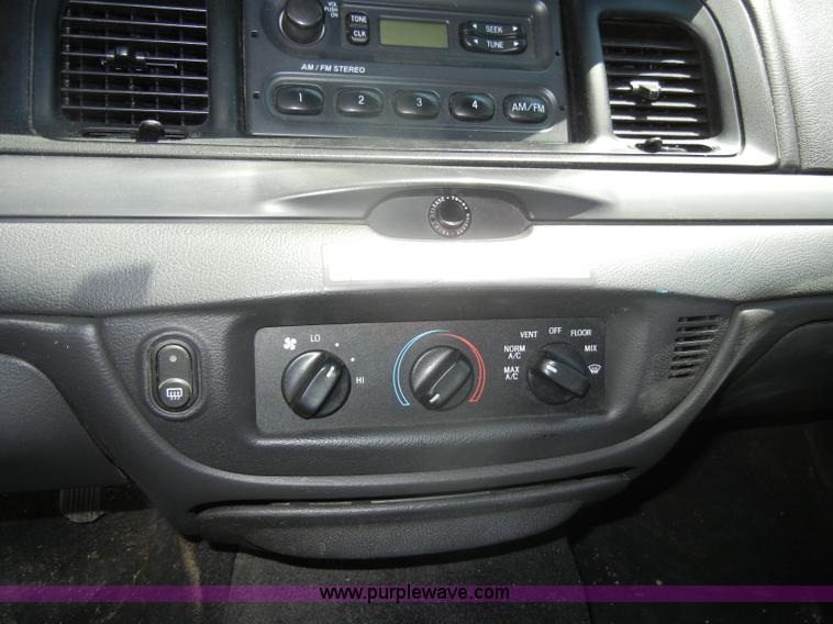 image for item D4104 2007 Ford Crown Victoria Police Interceptor