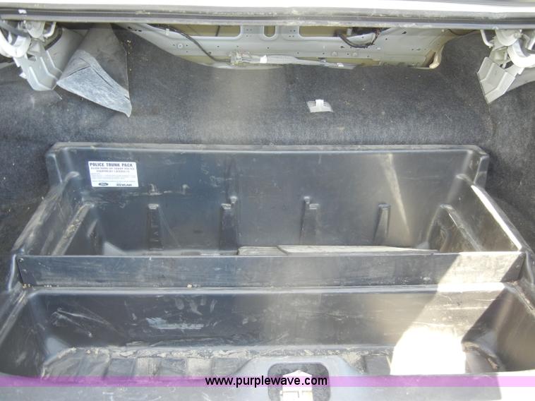 image for item D4104 2007 Ford Crown Victoria Police Interceptor