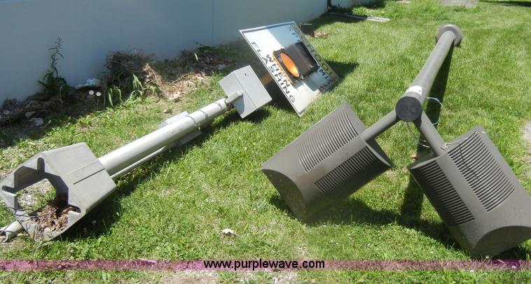 image for item D4106 Assorted light poles