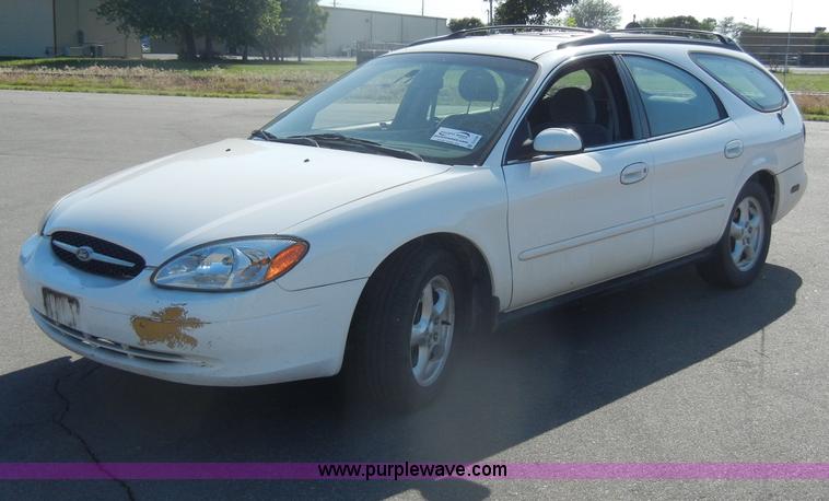 image for item D4108 2002 Ford Taurus SE