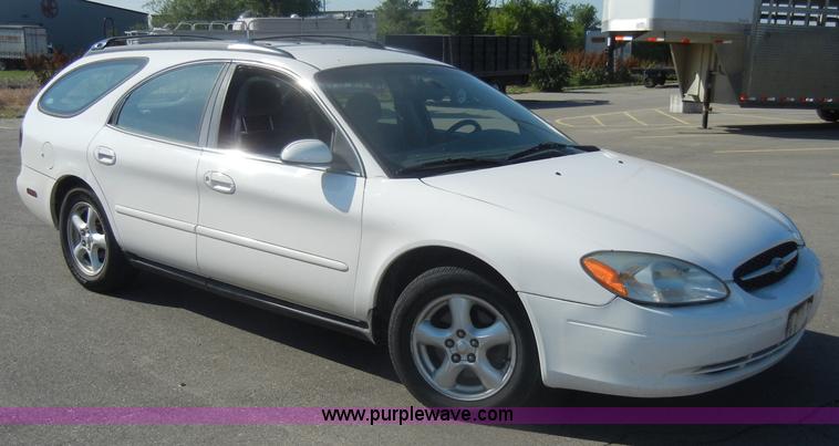 image for item D4108 2002 Ford Taurus SE