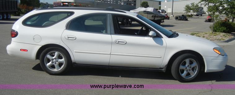 image for item D4108 2002 Ford Taurus SE