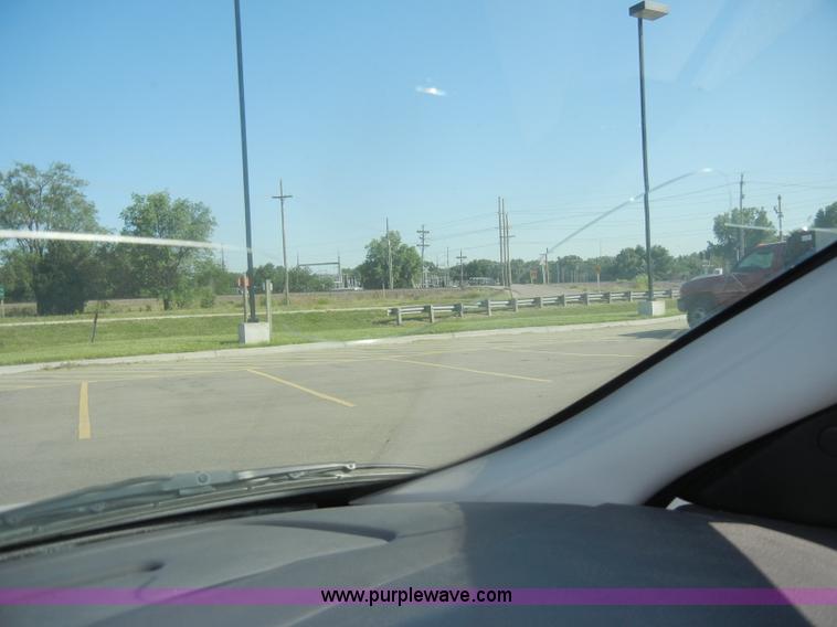 image for item D4108 2002 Ford Taurus SE