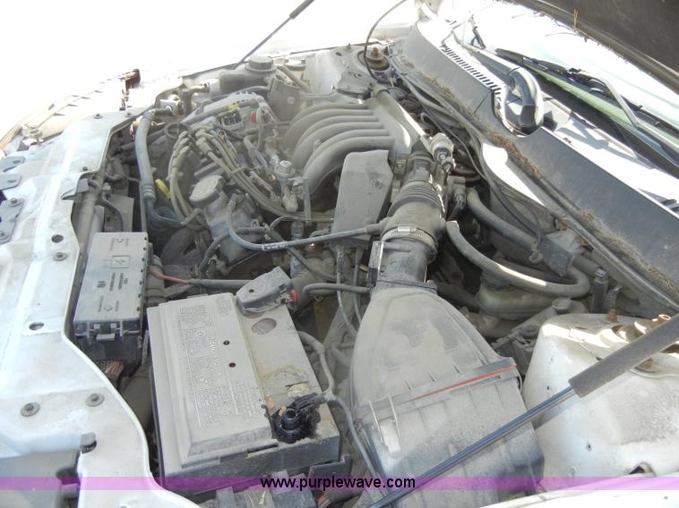 image for item D4108 2002 Ford Taurus SE