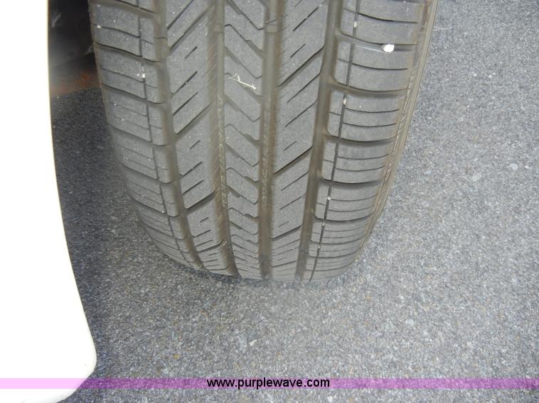 image for item D4108 2002 Ford Taurus SE