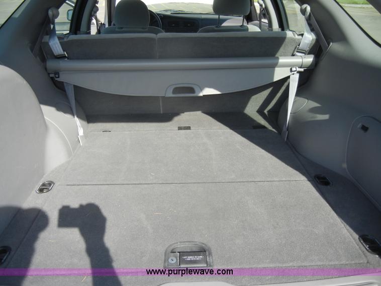 image for item D4108 2002 Ford Taurus SE