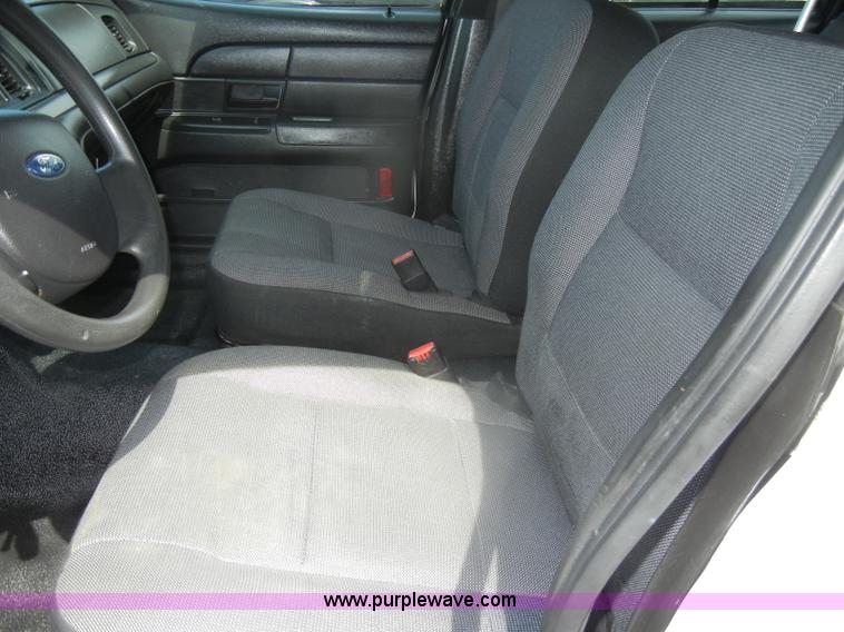 image for item D4111 2007 Ford Crown Victoria Police Interceptor