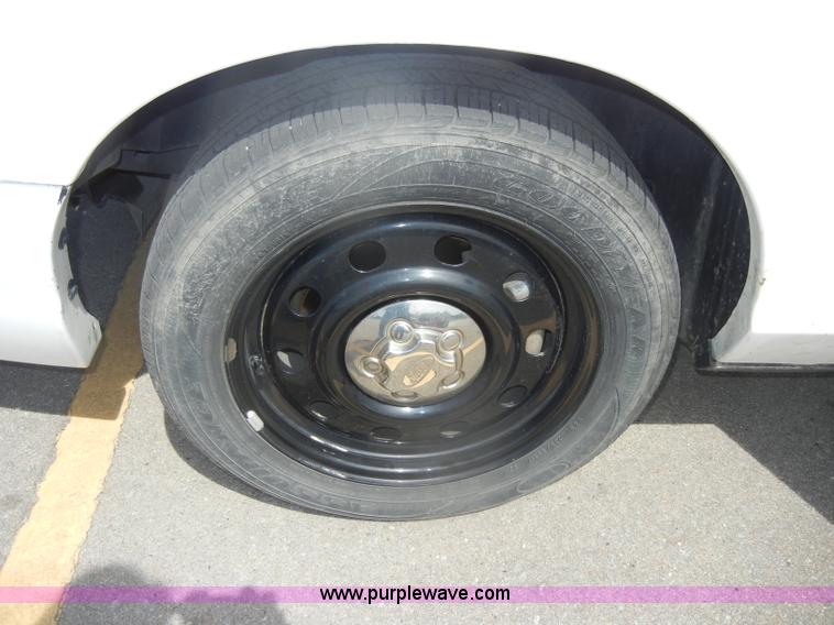 image for item D4111 2007 Ford Crown Victoria Police Interceptor