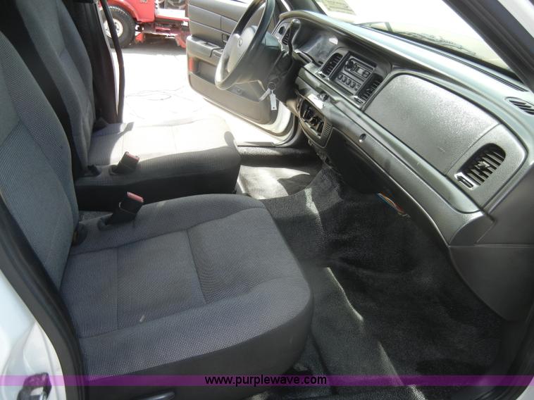 image for item D4111 2007 Ford Crown Victoria Police Interceptor