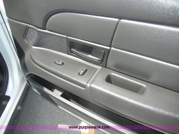 image for item D4111 2007 Ford Crown Victoria Police Interceptor