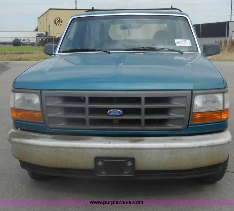 image for item D4123 1996 Ford F150 XL pickup truck