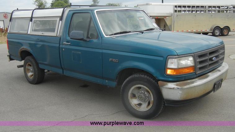 image for item D4123 1996 Ford F150 XL pickup truck