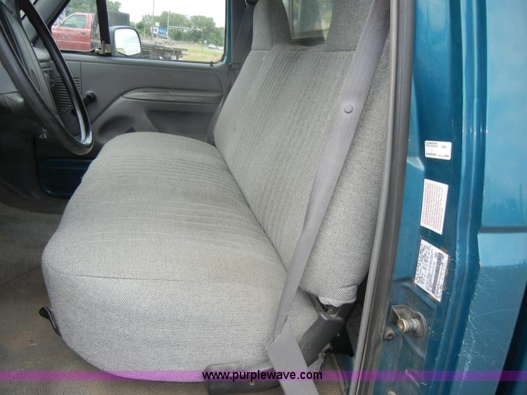 image for item D4123 1996 Ford F150 XL pickup truck