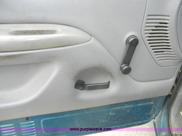 image for item D4123 1996 Ford F150 XL pickup truck