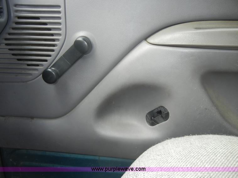 image for item D4123 1996 Ford F150 XL pickup truck