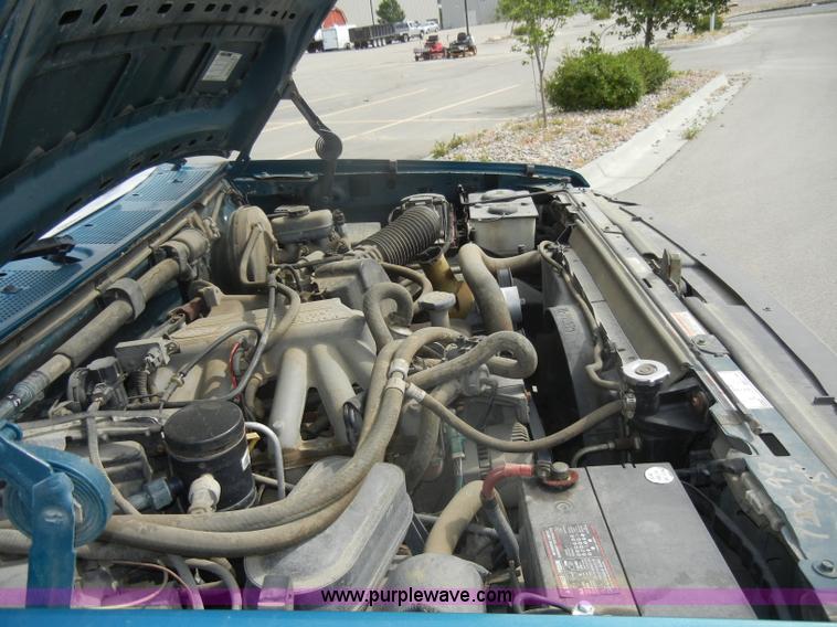 image for item D4123 1996 Ford F150 XL pickup truck