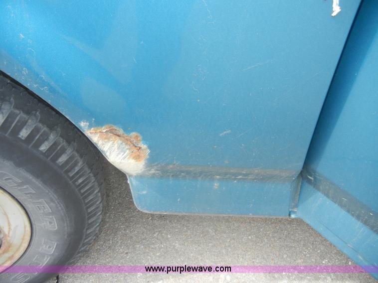 image for item D4123 1996 Ford F150 XL pickup truck