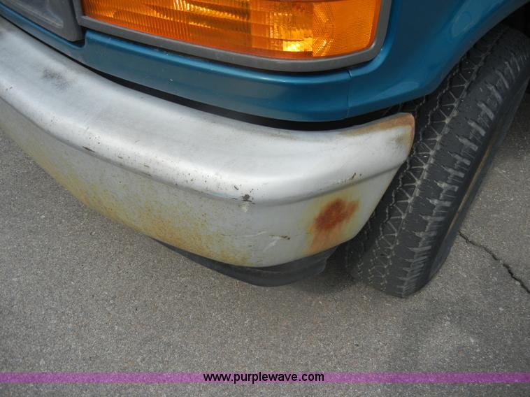 image for item D4123 1996 Ford F150 XL pickup truck