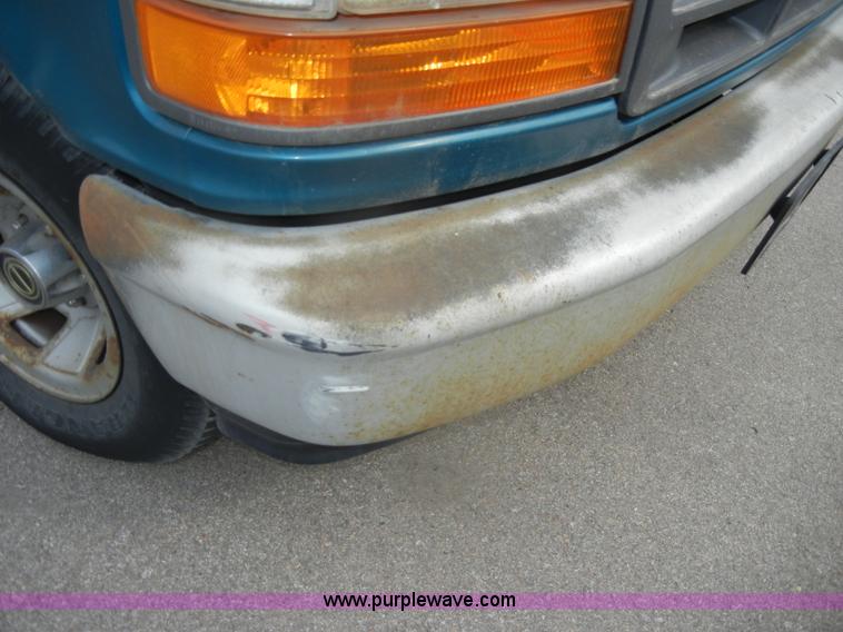 image for item D4123 1996 Ford F150 XL pickup truck