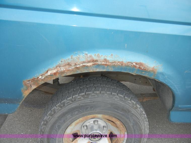 image for item D4123 1996 Ford F150 XL pickup truck