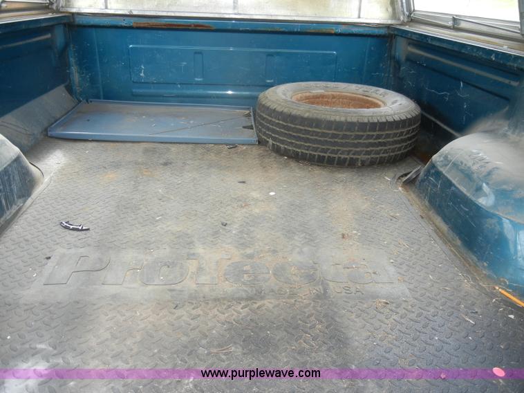 image for item D4123 1996 Ford F150 XL pickup truck